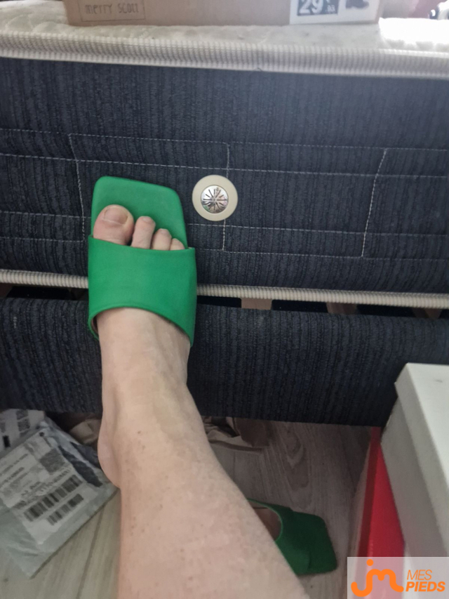 pieds de La meuf du HDF