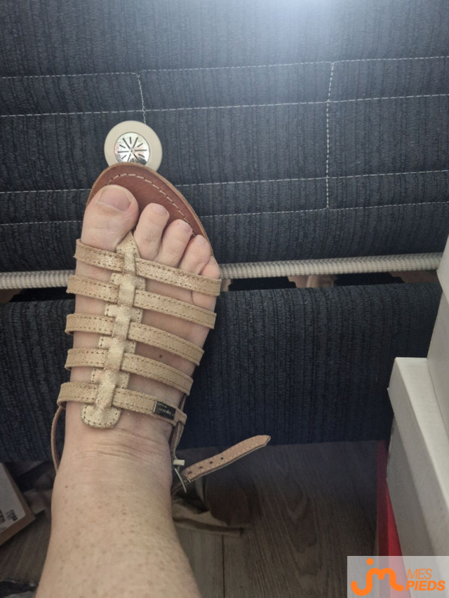 pieds de La meuf du HDF