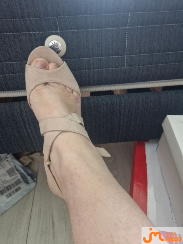 pieds de La meuf du HDF