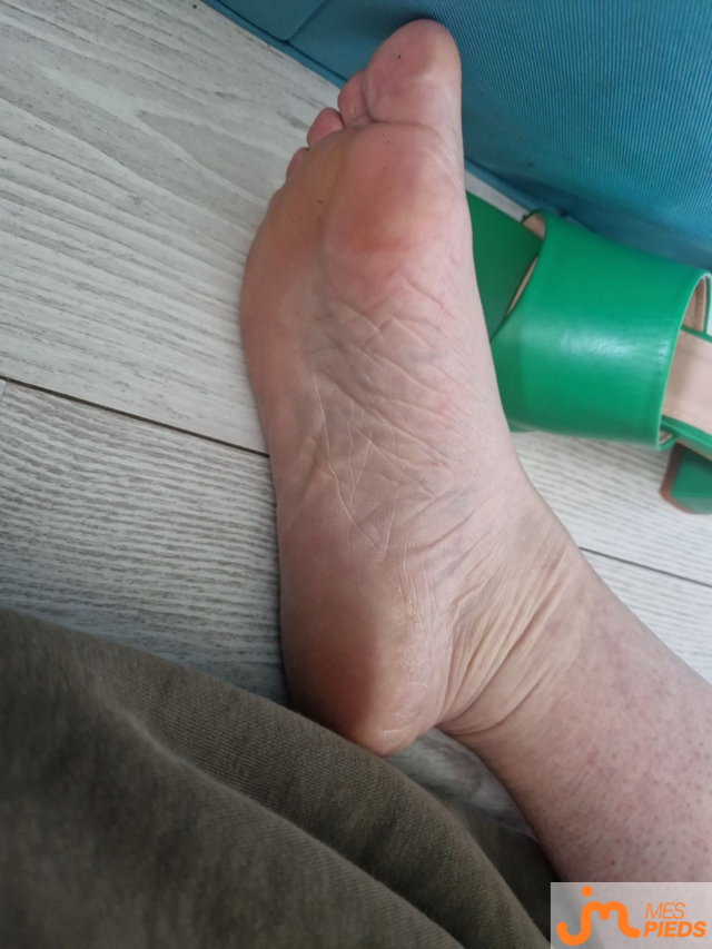 pieds de La meuf du HDF