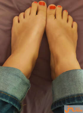 Photos de pieds : Voici mes petits pieds 