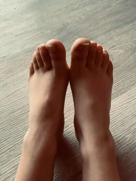 Photos de pieds : Mes petits pieds d'étudiantes