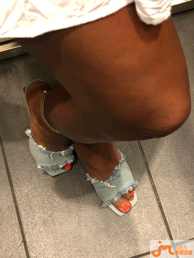 pieds de Dounia75