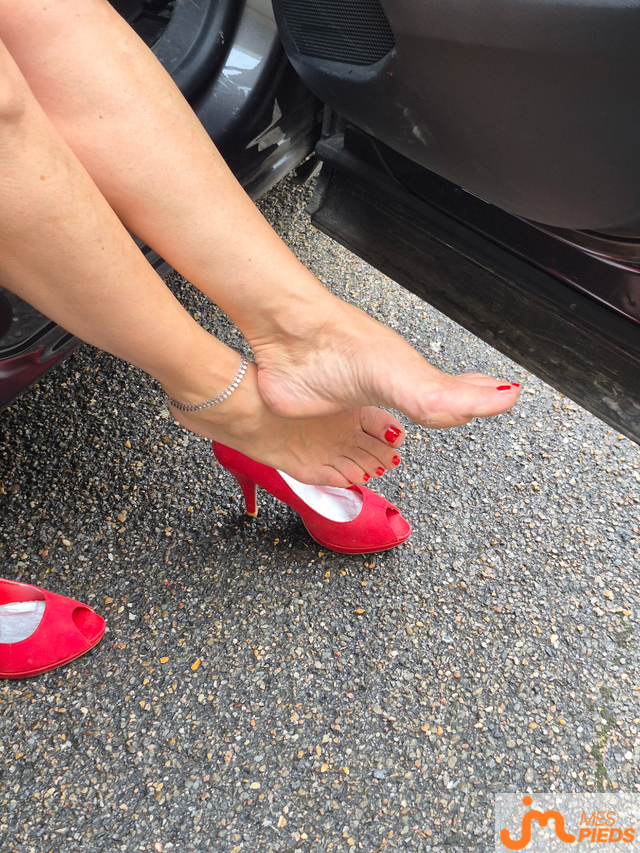 pieds de jolieblonde94