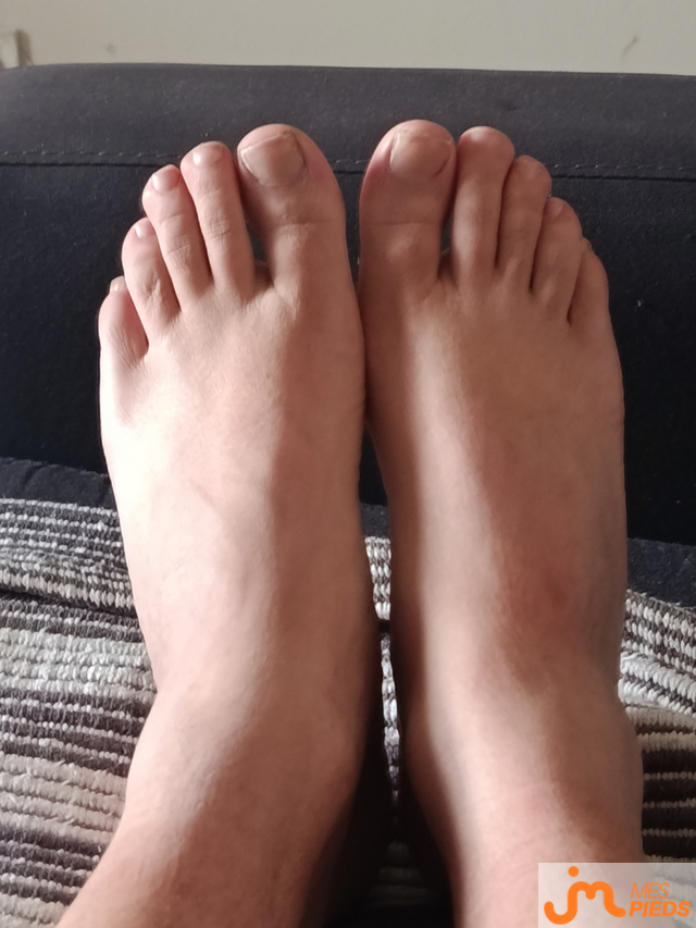 Photos de pieds : Pieds nus pointure 45