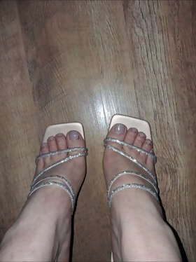 Photos de pieds : 1er album