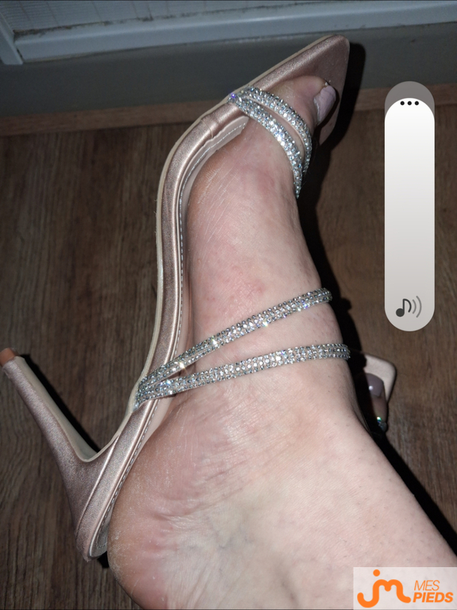 pieds de mec travesti 