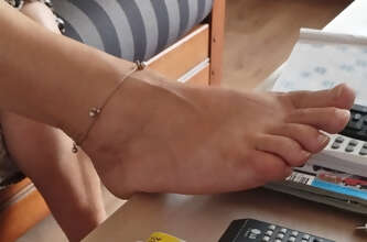Photos de pieds : Ses petits petons