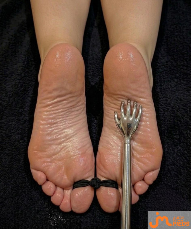 Photos de pieds : L'heure de la torture a sonn&eacute; 