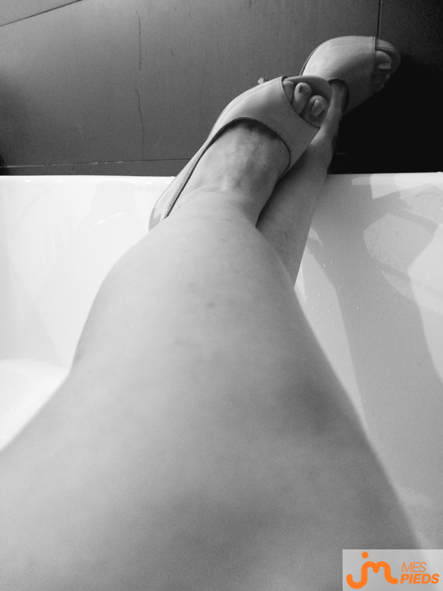 pieds de Nymea_nonyme 
