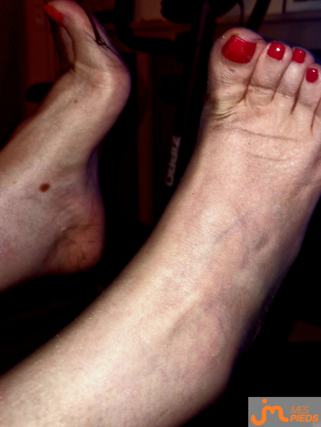 Photos de pieds : Mes nouvelles mules 😃